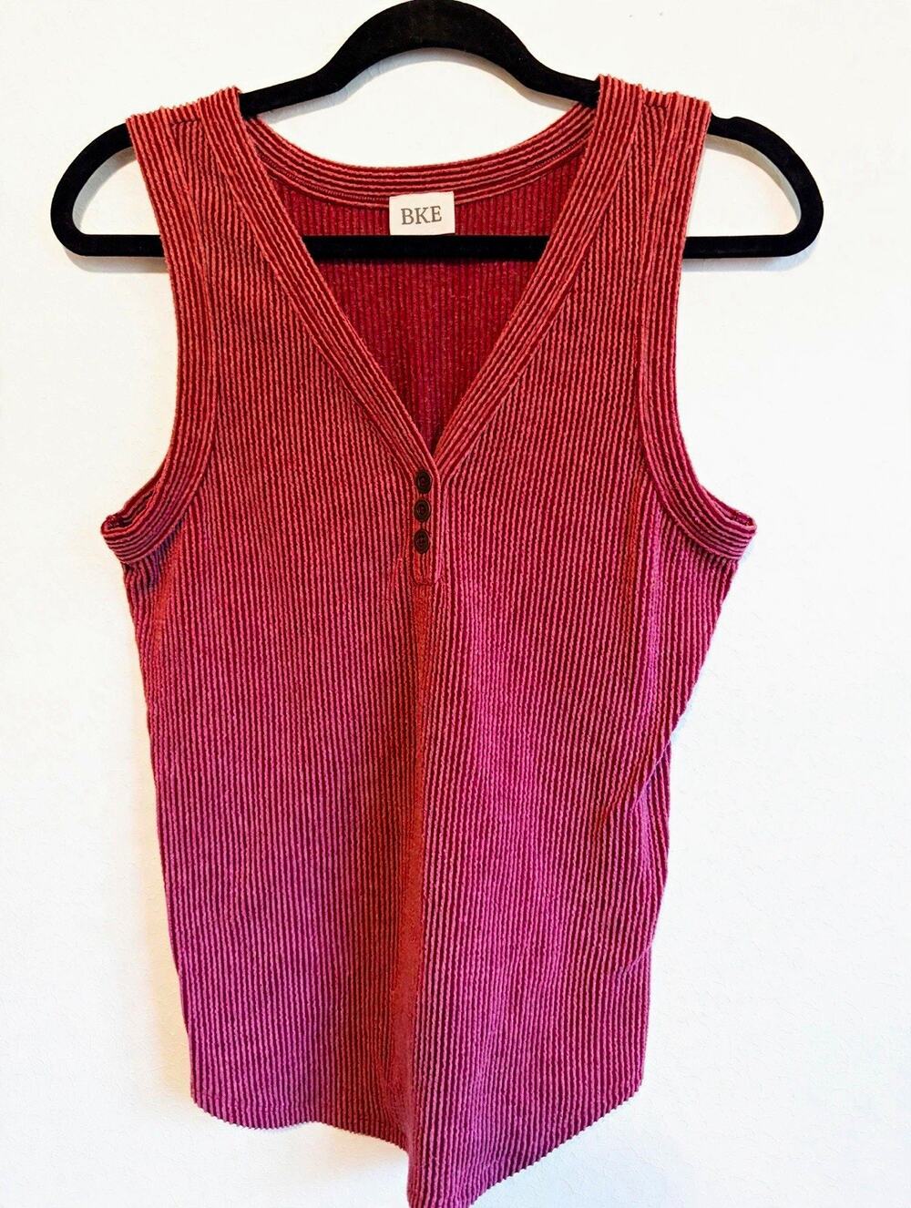 BKE Burgundy Ribbed Knit V-Neck Button Henley Sleeveless Tank Top Size M